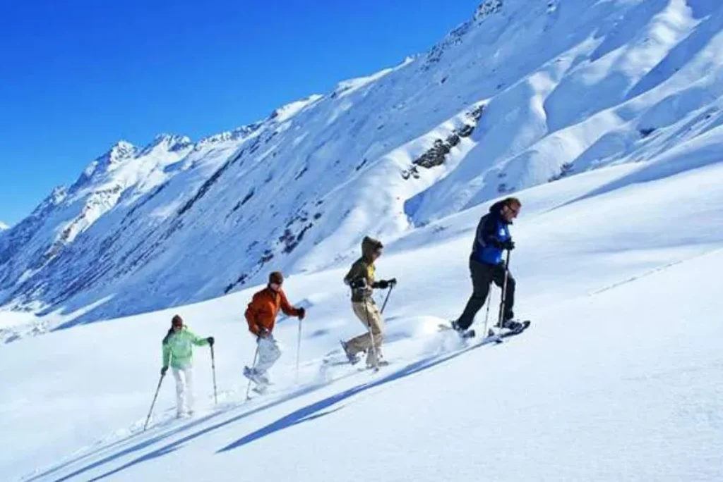 Book Manali Tour Package Online at Best Price with Travel Tagline