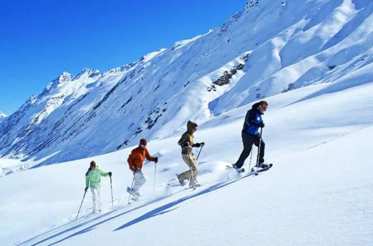 Book Manali Tour Package Online at Best Price with Travel Tagline