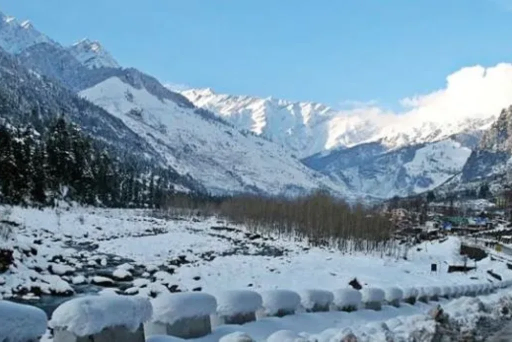 Why Manali Tour Packages Are the Best Choice for Winter Vacations